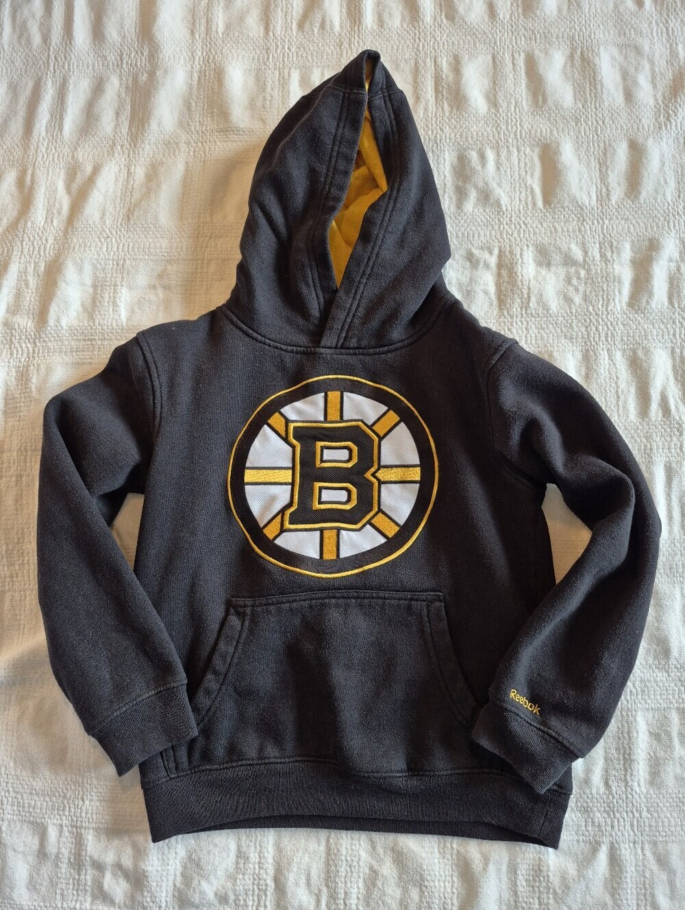 Reebok Boston Bruins boys Small or 8 black embroidered crest hoodie VGUC